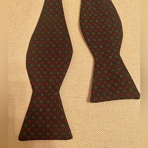 Brooks Brothers green patterned bow tie